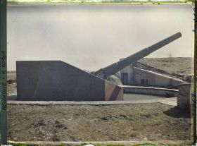Image représentant Belgique, Middelkerke-Mariakerke, Batterie Tirpitz - Ontre jour sur une des pièces