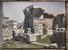 Image représentant L'entrée du théâtre antique