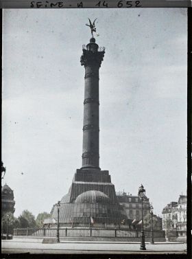 Image représentant Colonne de Juillet protégée contre les bombardements, place de la Bastille