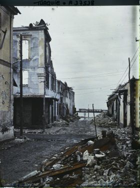 Image représentant Turquie, Smyrne, Un aspect de la Rue Parallèle