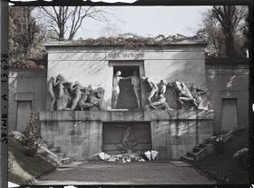 Image représentant Le monument aux morts du cimetière du Père-Lachaise, d'Albert Bartholomé