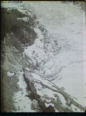 Image représentant France Les Alpes, Glacier des Bossons : La rive droite du glacier des Bossons vers le Glacier Supérieur