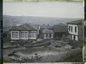 Image représentant Quelques maisons aisées (plutôt récentes)