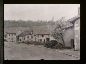 Image représentant France, Viéville, Grande place du Village