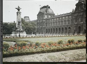 Image représentant Aile Denon du Palais du Louvre depuis la place du Carrousel