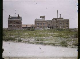 Image représentant France, Vimy, Une brasserie reconstruite