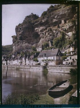 Image représentant France, Domme, La Roque Gageac vue de face et d'amont