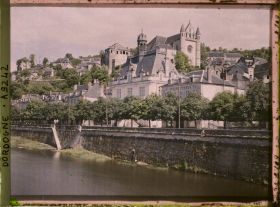 Image représentant France, Terrasson, La Ville vue du Pont neuf