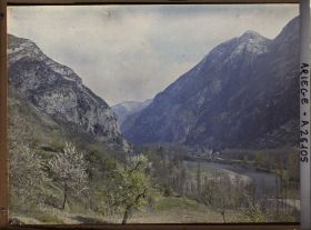 Image représentant La vallée de l'Ariège vers l'amont et Ussat-les-Bains