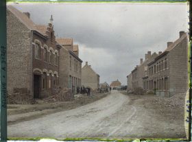 Image représentant Belgique, Zonnebeke, Une nouvelle rue