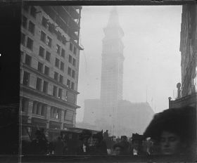 Image représentant Vue de la 23 eme W avec Madison Square Parc et le Metropolitan insurance building en construction à l'arrière-plan