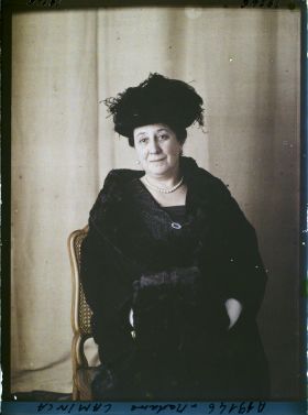 Image représentant Madame  https://musee-albert-kahn.s-museum.fr/home/NWQ2OTAwYzNmYjZlZTk1ZWQwODJmMjY4L2dlbmVyaWMtbm90aWNlLXRhYi9hdXRob3JpdHkvNjE3YTc5ZjVjZjhiODk2OGIzMzM3ZDIx/5d6900c3fb6ee95ed082f268/generic-notice-tab/authority/617a79ebcf8b8968b3337057 Rachel dite Anastasia Kamenka