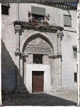 Image représentant Espagne, Tolède, Une porte de Tolède, Plaza de la Ciudad