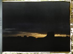 Image représentant Coucher de soleil sur les ruines