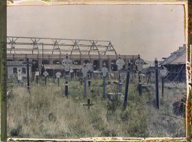 Image représentant Belgique, Locre, Reconstruction et Cimetière Civil