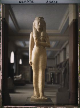 Image représentant Statue d'albâtre de la reine Amenardis au musée égyptien