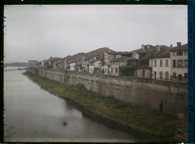 Image représentant De vieilles maisons au bord du Tarn