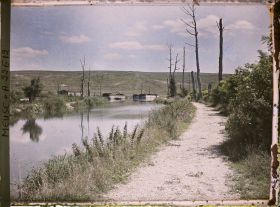Image représentant France, Vacherauville, Canal de l'Est et Chemin de halage du Canal, et Côte du Poivre