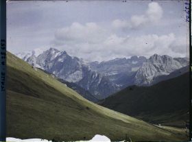 Image représentant Les monts Marmolada et Colac et le Val Douro depuis le col de la Sella