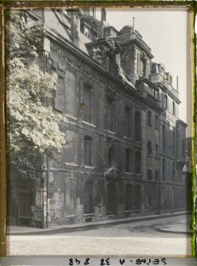 Image représentant L'hôtel de Fieubet à l'angle du quai des Célestins et de la rue du Petit-Musc