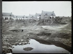 Image représentant Village et socle rocheux