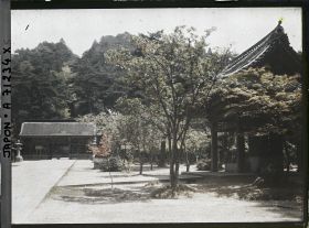 Image représentant Entrée d'un sanctuaire, d'un temple ou d'un mausolée