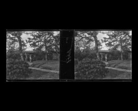 Image représentant Le chemin menant à la porte du jardin de thé dans la résidence de M. Matsuda