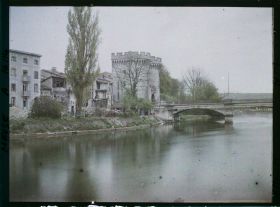 Image représentant France, Verdun, La porte Chaussée et le pont