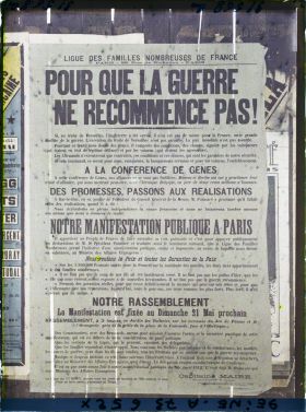 Image représentant Affiche de la Ligue des familles nombreuses de France, appel à une manifestation pacifique pour l'application du traité de Versailles