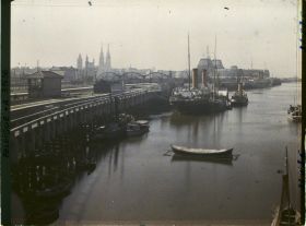 Image représentant Belgique, Ostende, Contre jour sur l'avant port et sur la Gare maritime