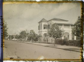 Image représentant L'avenue Victor-Ballot ou l'actuelle place Jean-Bayol ?