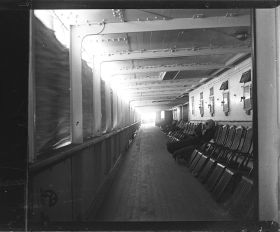 Image représentant la coursive des 1eres classes protégée des intempéries