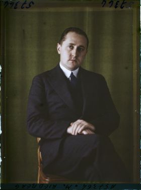 Image représentant https://musee-albert-kahn.s-museum.fr/home/NWQ2OTAwYzNmYjZlZTk1ZWQwODJmMjY4L2dlbmVyaWMtbm90aWNlLXRhYi9hdXRob3JpdHkvNjE3YTc5ZjVjZjhiODk2OGIzMzM3ZDIx/5d6900c3fb6ee95ed082f268/generic-notice-tab/authority/617a79ebcf8b8968b333766d Monsieur Riedberg