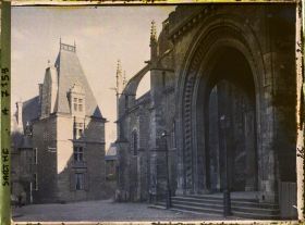Image représentant La cathédrale Sain-Julien, place Saint-Michel