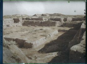 Image représentant Emplacement d'un cimetière sur le tell de la Ville des Artisans ?