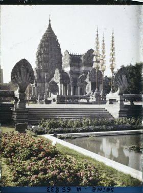 Image représentant L'Exposition Coloniale Internationale de 1931, le pavillon de gauche du temple d'Angkor Vat