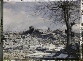 Image représentant Quartier arménien. Décombres de la Grande église arménienne
