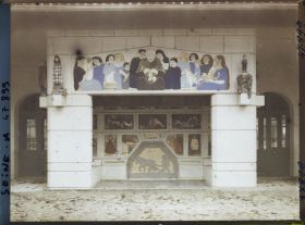 Image représentant L'Exposition des arts décoratifs, Pavillon de la Provence, sur le cours la Reine, Dans la cour du mas, cheminée de Dardé