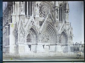 Image représentant Les trois porches de la façade occidentale de la cathédrale