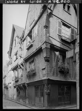 Image représentant Maison en bois au 1 rue de la rôtisserie, angle rue du petit soleil