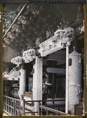 Image représentant La porte des "Rayons du Soleil ou du Crépuscule" (Yomeimon ou Higurashi-no-mon) du sanctuaire Tôshôgû