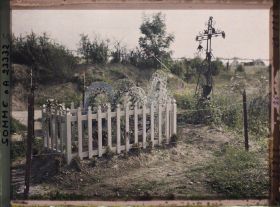 Image représentant France, Combles, Tombe d'un ouvrier Chinois