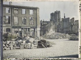 Image représentant France, Reims, Ensemble pris de la place du Marché