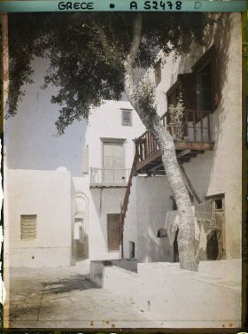 Image représentant Une petite rue à arcades