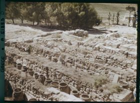 Image représentant Dans la partie occidentale du Palais , vue d'ensemble sur les magasins