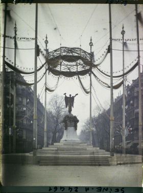 Image représentant Décoration place de l'Hôtel de Ville pour le Cinquantenaire de la IIIe République