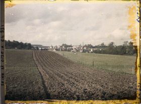 Image représentant Seine et Oise, Domont, Labourages en avant du village