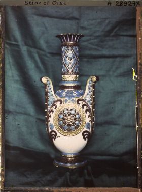 Image représentant Vase des collections de porcelaines modernes du musée de Sèvres