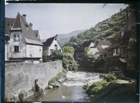 Image représentant France, Kaysersberg, Les bords de la Veiss vers l'amont pris du Pont