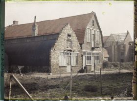 Image représentant Belgique, Ypres, Types de maisons provisoires